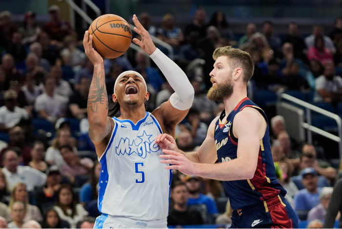 kaiyun-决绝的反扑，功亏一篑|克村|魔术|黄蜂|登子|多诺万-米切尔_新浪体育_新浪新闻